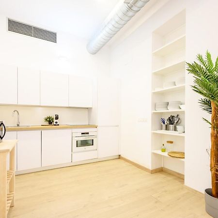 Modern 3 Bedroom, City Center With Patio & High Ceilings By 10Tosea Málaga Kültér fotó