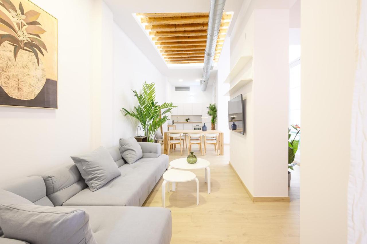 Modern 3 Bedroom, City Center With Patio & High Ceilings By 10Tosea Málaga Kültér fotó