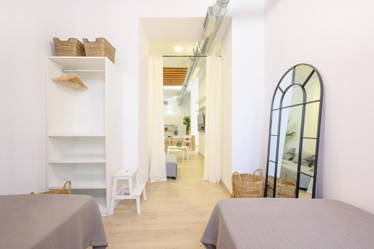 Modern 3 Bedroom, City Center With Patio & High Ceilings By 10Tosea Málaga Kültér fotó
