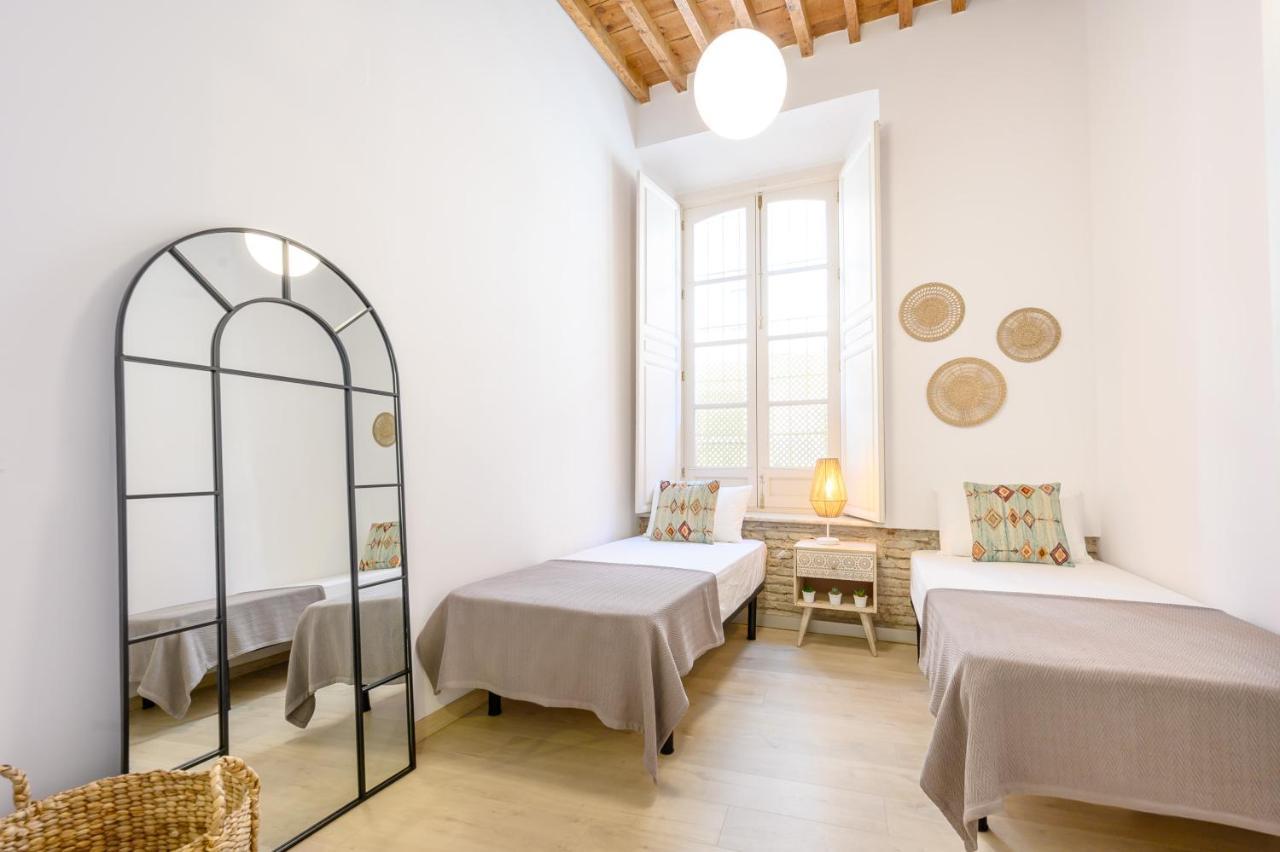 Modern 3 Bedroom, City Center With Patio & High Ceilings By 10Tosea Málaga Kültér fotó